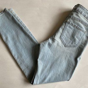 Old Navy Womens Super Skinny Mid-Rise Stretch Faded Wash Jeans WOW 4 Regular